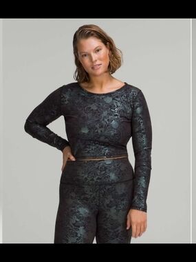 Lululemon WunderTrain Cropped Long Sleeve Shirt FoilLogo Flourish Black Irid 12